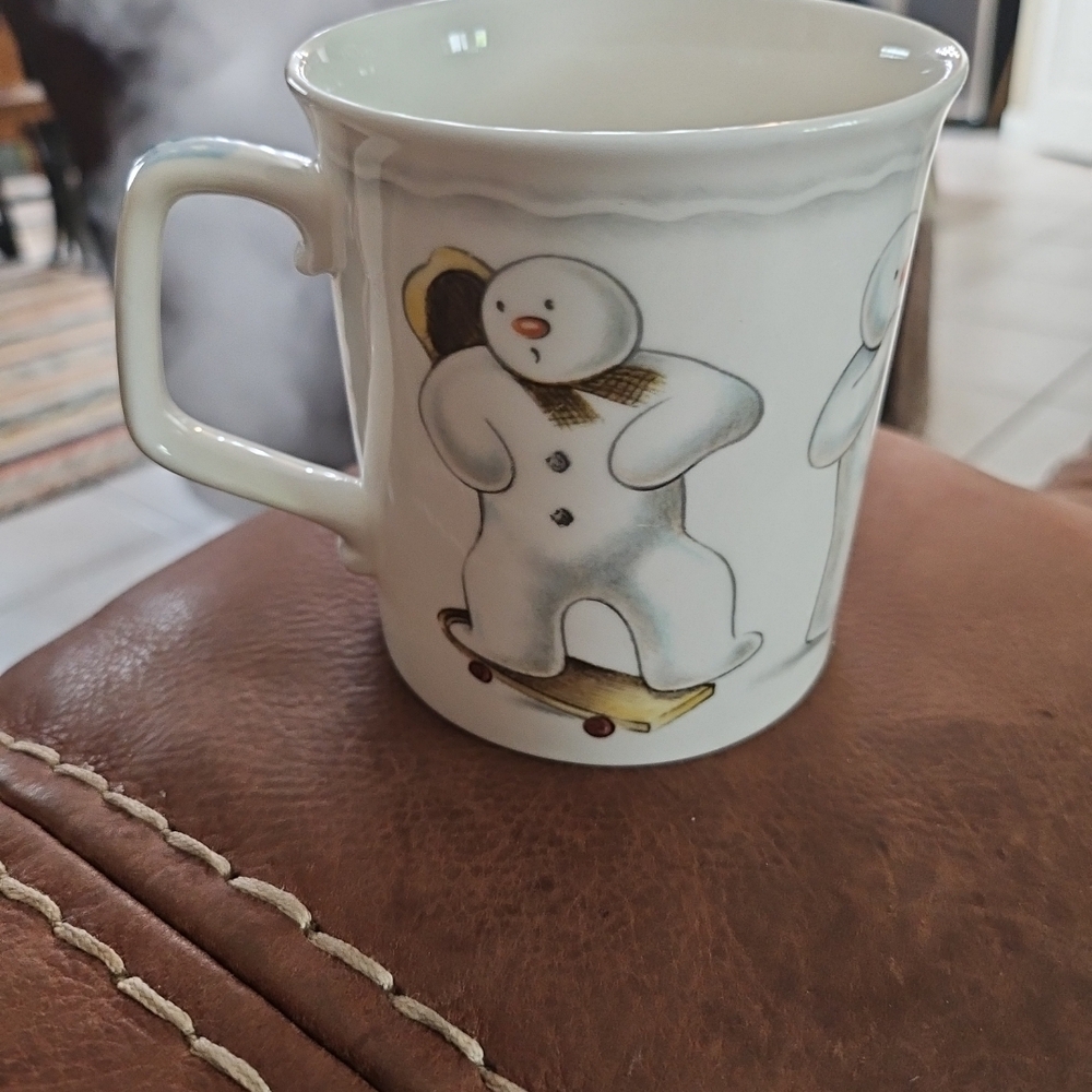 Royal Doulton The Snowman 1985 Bone China Playful Snowman Mug